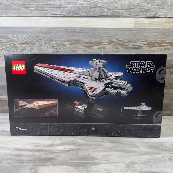 LEGO Star Wars Venator-Class Attack Cruiser 75441 Starship Collection 643 Pcs - Picture 2 of 5